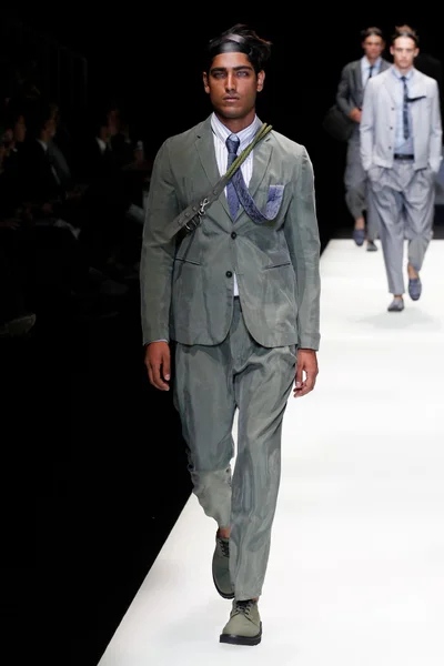 Look 48
